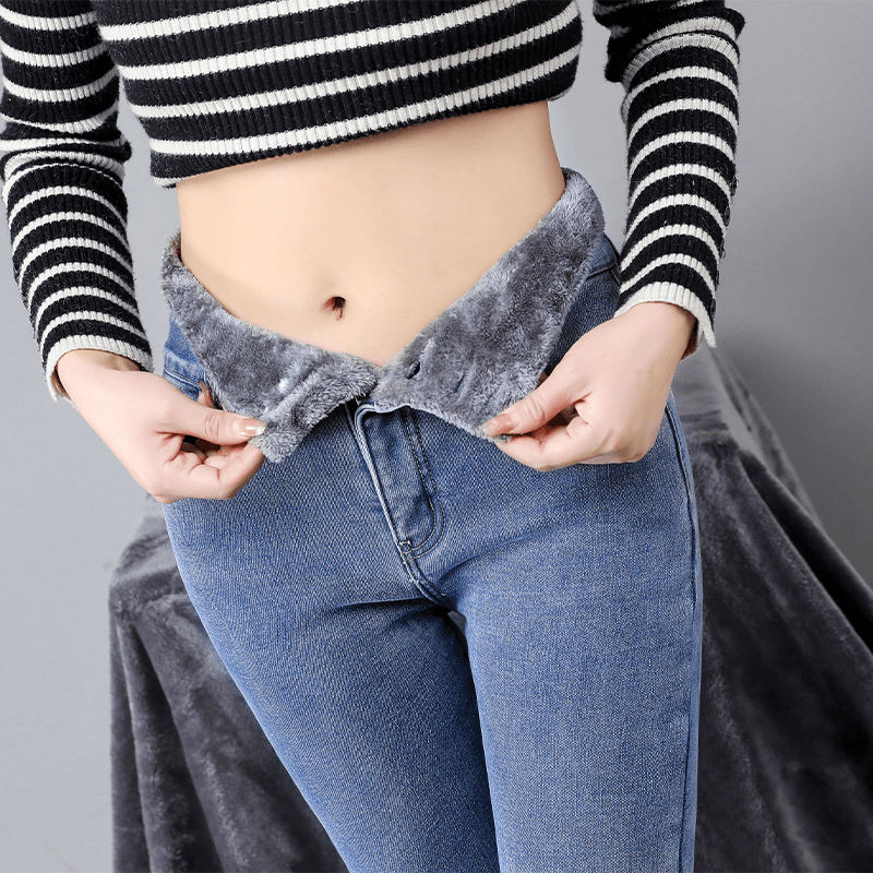 Calça Jeans Feminina Forrada em Lã - Estação do Inverno
